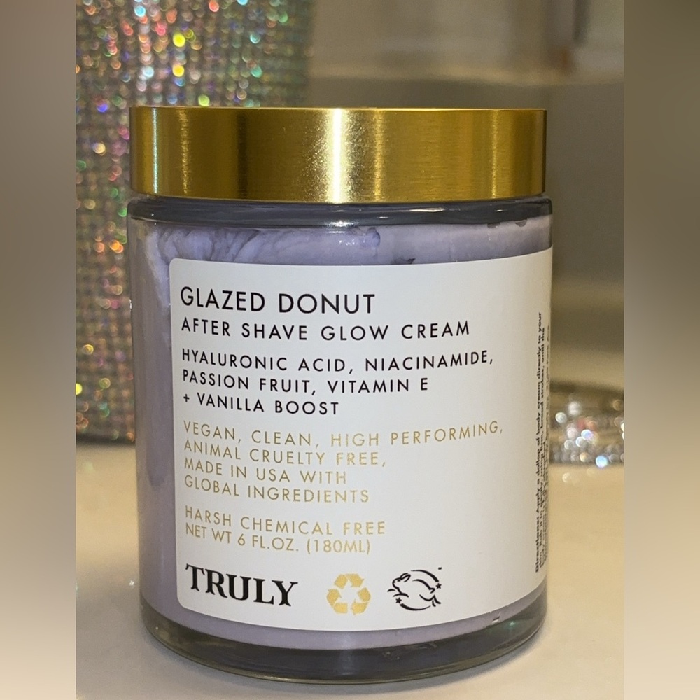 TRULY Glazed Donut After Shave Glow Cream